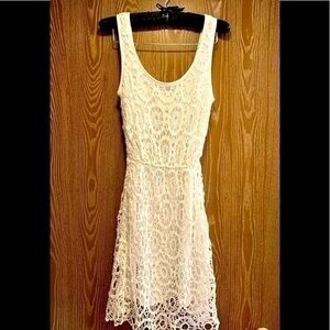Lauren Conrad lace dress size 6